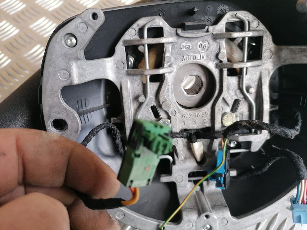 Stūre priekš CITROEN C4 2006 5 Stūre priekš CITROEN C4 2006