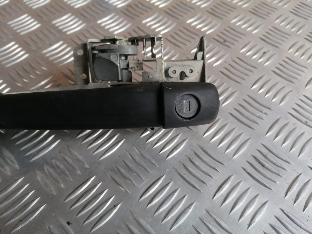 Priekšējāis kreisais durvju rokturis priekš CITROEN C4 2006 4 Priekšējāis kreisais durvju rokturis priekš CITROEN C4 2006