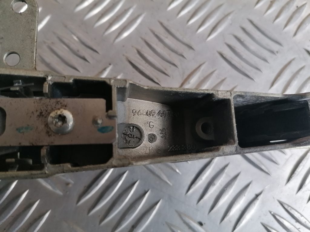 Priekšējāis kreisais durvju rokturis priekš CITROEN C4 2006 3 Priekšējāis kreisais durvju rokturis priekš CITROEN C4 2006