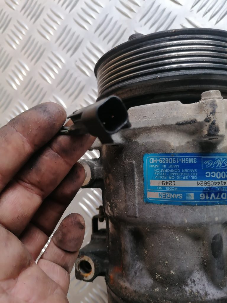 Gaisa kondicioniera kompresors priekš VOLVO C30 2008 TURQUOISE