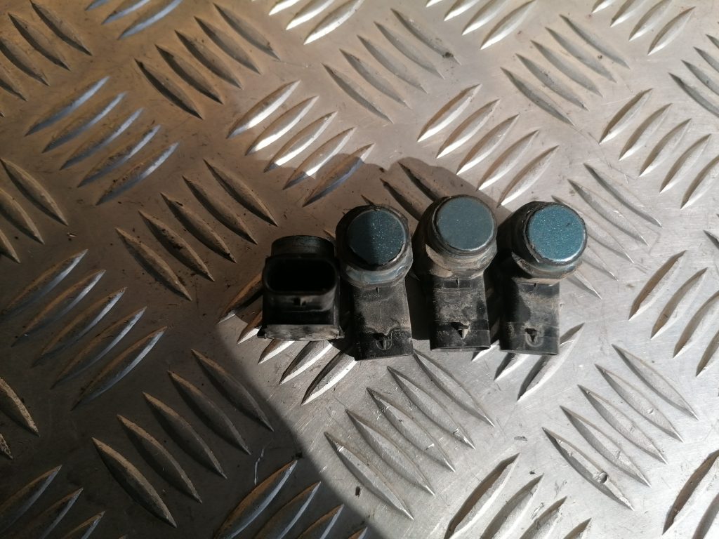 Parkošanās devējs priekš VOLVO C30 2008 TURQUOISE 2 Parkošanās devējs priekš VOLVO C30 2008 TURQUOISE