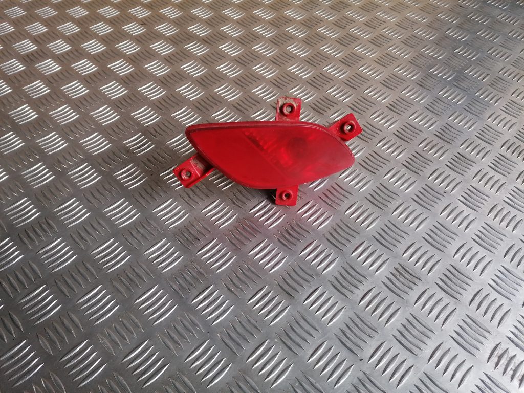 Miglas lukturis aizmugurē labā pusē priekš HYUNDAI I30 2012 1 Miglas lukturis aizmugurē labā pusē priekš HYUNDAI I30 2012