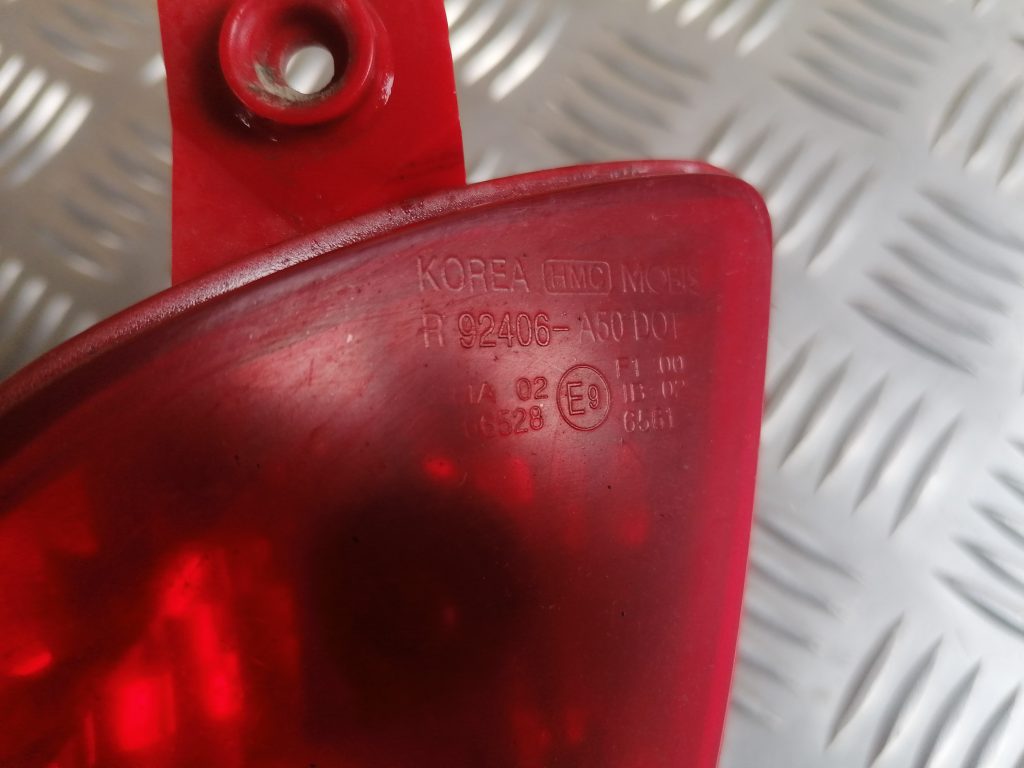 Miglas lukturis aizmugurē labā pusē priekš HYUNDAI I30 2012 3 Miglas lukturis aizmugurē labā pusē priekš HYUNDAI I30 2012