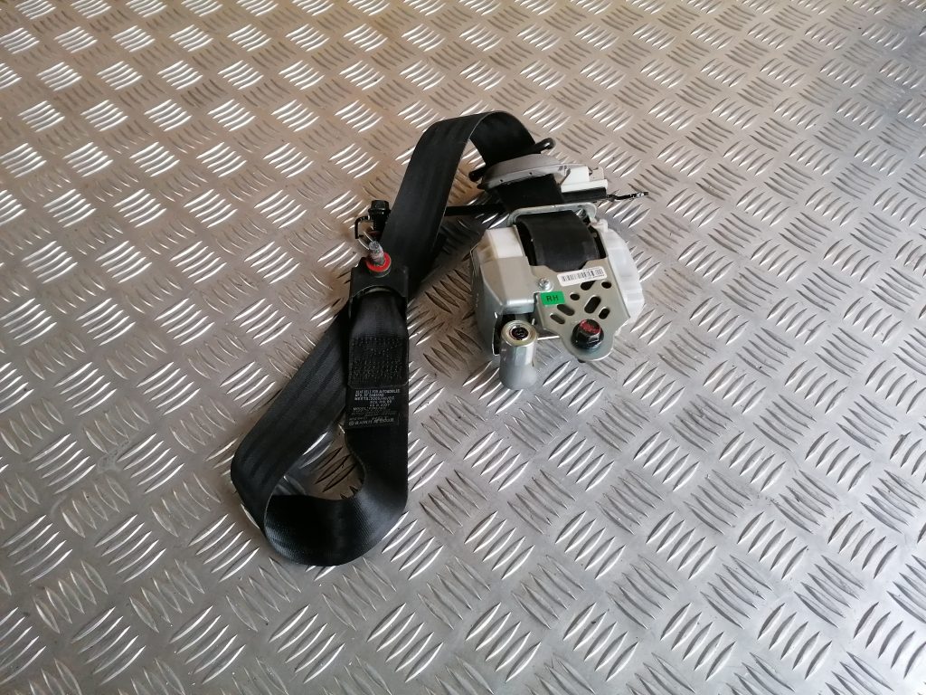 Priekšējā kreisā drošības josta priekš HYUNDAI I30 2012 1 Priekšējā kreisā drošības josta priekš HYUNDAI I30 2012