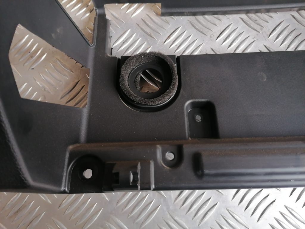 Mantu glabāšanas nodalījums pasažiera pusē priekš HYUNDAI I30 2012 4 Mantu glabāšanas nodalījums pasažiera pusē priekš HYUNDAI I30 2012