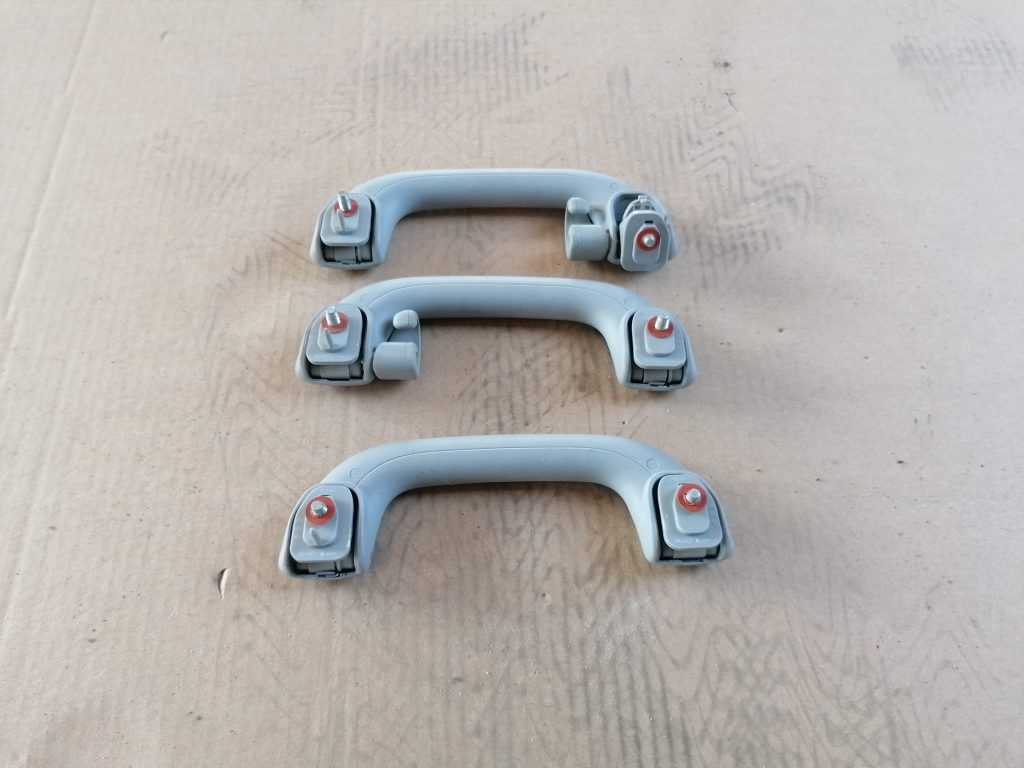 Salona rokturis griestos priekš HYUNDAI I30 2012