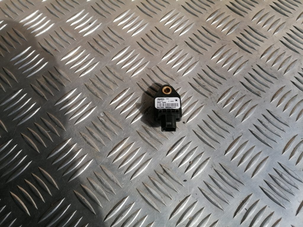 Drošības spilvena trieciensensors priekš HYUNDAI I30 2012 1 Drošības spilvena trieciensensors priekš HYUNDAI I30 2012