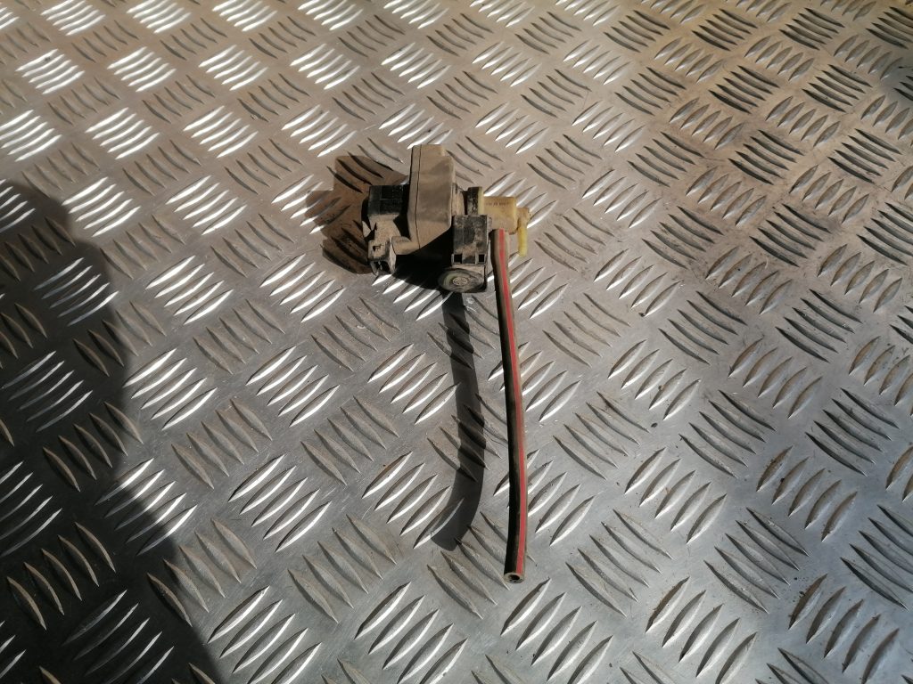 Izplūdes solenoīda vārsts priekš HYUNDAI I30 2012