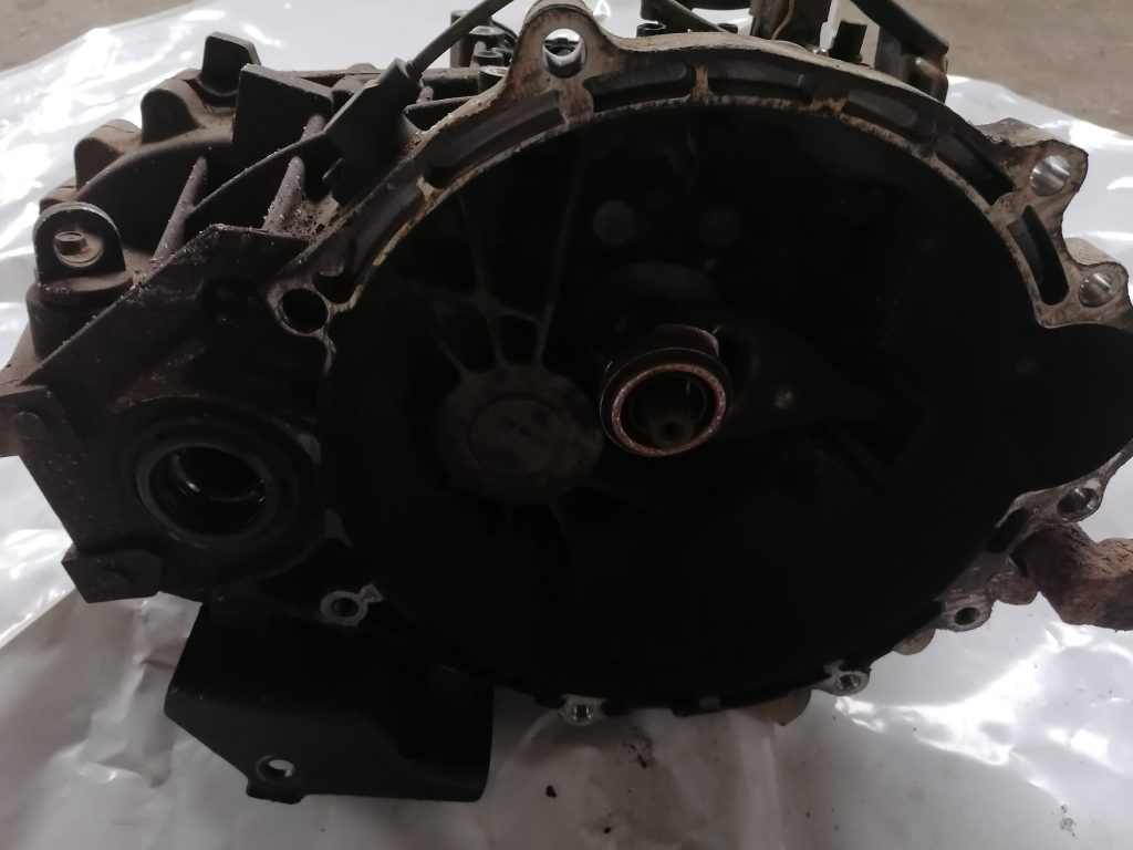 Mehāniska pārnesumkārba priekš HYUNDAI I30 2012 3 Mehāniska pārnesumkārba priekš HYUNDAI I30 2012