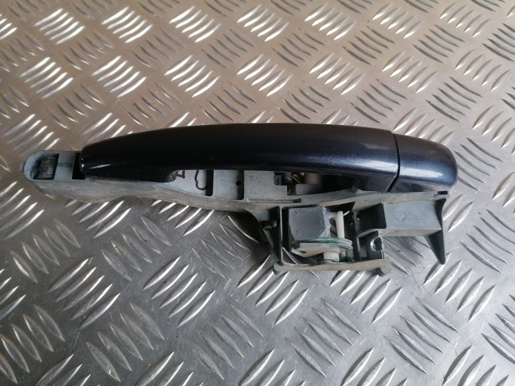 Aizmugurējais kreisais durvju rokturis priekš CITROEN PICASSO 2007 2 Aizmugurējais kreisais durvju rokturis priekš CITROEN PICASSO 2007