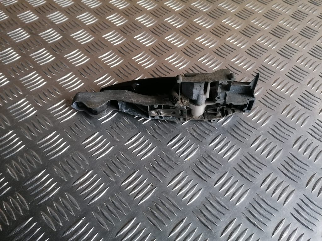 Aizmugurējais kreisais durvju rokturis priekš CITROEN PICASSO 2007 3 Aizmugurējais kreisais durvju rokturis priekš CITROEN PICASSO 2007