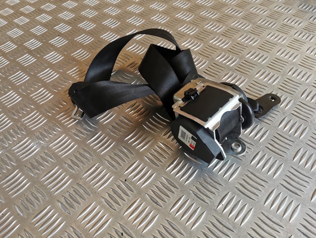 Priekšējā kreisā drošības josta priekš VW PHAETON 2005 2 Priekšējā kreisā drošības josta priekš VW PHAETON 2005