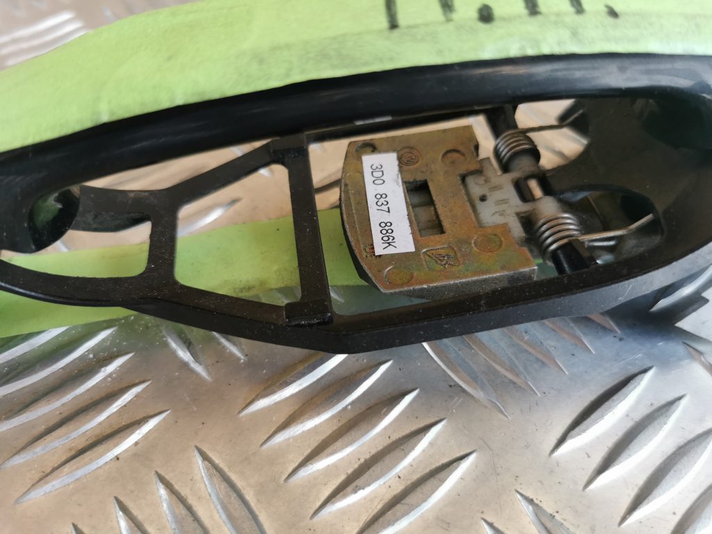 Priekšējāis labais durvju rokturis priekš VW PHAETON 2005 3 Priekšējāis labais durvju rokturis priekš VW PHAETON 2005