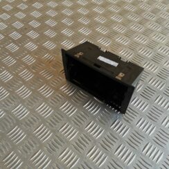 Centrālās konsoles nodalījums priekš VW PHAETON 2005