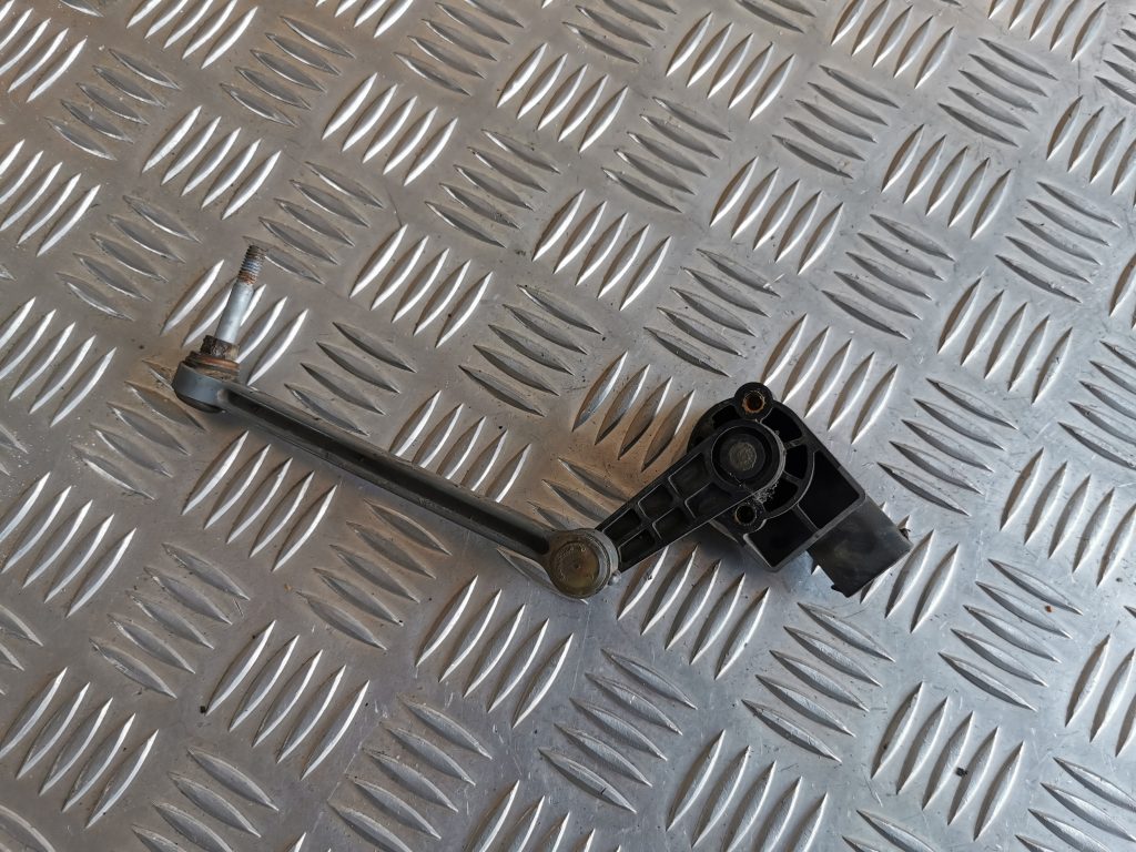 Lukturu diapazona korekcijas sensors, priekšā priekš VW PHAETON 2005 4 Lukturu diapazona korekcijas sensors, priekšā priekš VW PHAETON 2005