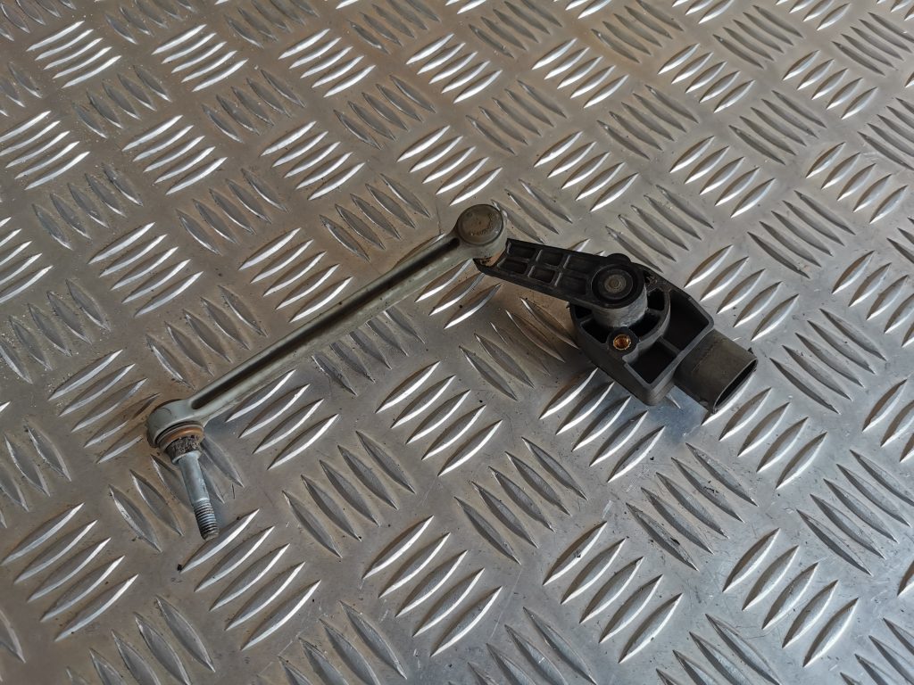 Lukturu diapazona korekcijas sensors, priekšā priekš VW PHAETON 2005 2 Lukturu diapazona korekcijas sensors, priekšā priekš VW PHAETON 2005