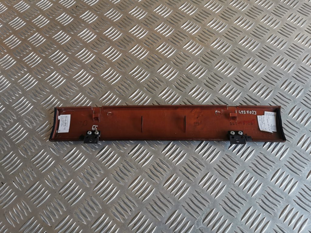 Mērinstrumentu paneļa dekoratīvā uzlika priekš VW PHAETON 2005 2 Mērinstrumentu paneļa dekoratīvā uzlika priekš VW PHAETON 2005