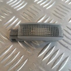 Saules aizsarga apgaismojums priekš VW PHAETON 2005