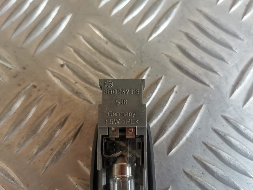 Saules aizsarga apgaismojums priekš VW PHAETON 2005 4 Saules aizsarga apgaismojums priekš VW PHAETON 2005