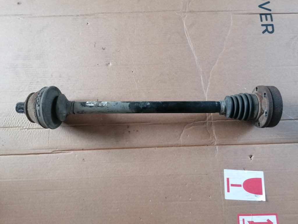 Pusass aizmugurē priekš VW PHAETON 2005 1 Pusass aizmugurē priekš VW PHAETON 2005