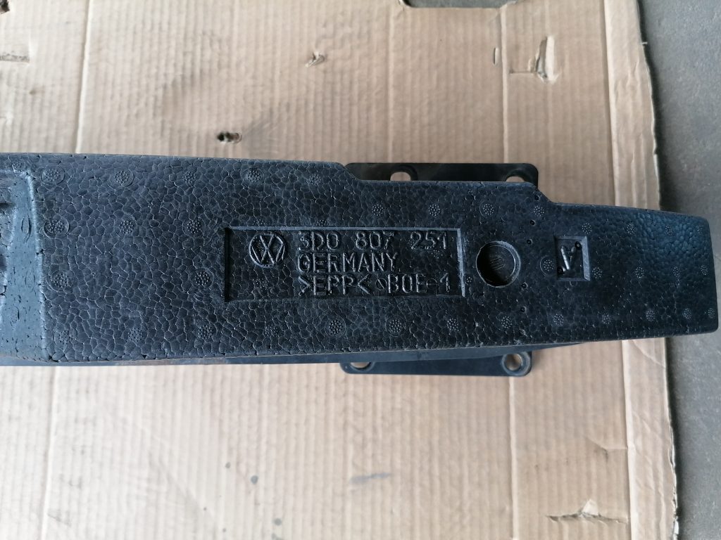 Aizmugurējā bufera pastiprinātājs priekš VW PHAETON 2005 2 Aizmugurējā bufera pastiprinātājs priekš VW PHAETON 2005