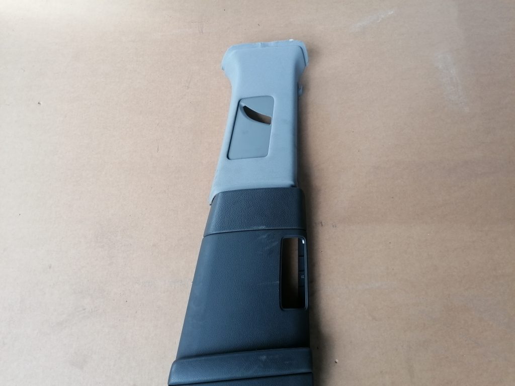 Vidējas salona statnes apdare priekš VW PHAETON 2005 2 Vidējas salona statnes apdare priekš VW PHAETON 2005