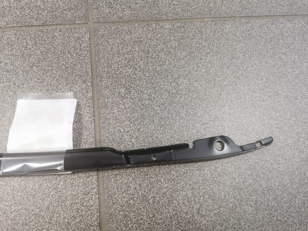 Aizmugurēja bufera kronšteins priekš MERCEDES W221 2218850116