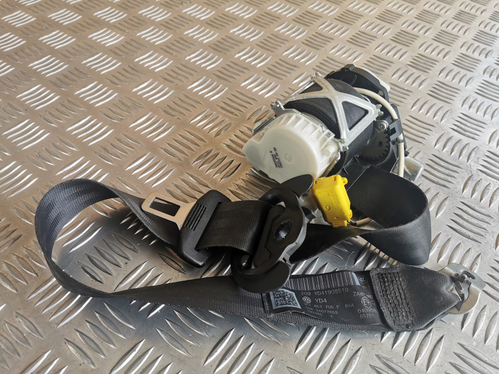 Priekšējā kreisā drošības josta priekš VW PASSAT CC 2009