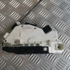 Aizmugurējo kreiso durvju slēdzene priekš VW PASSAT CC 2009