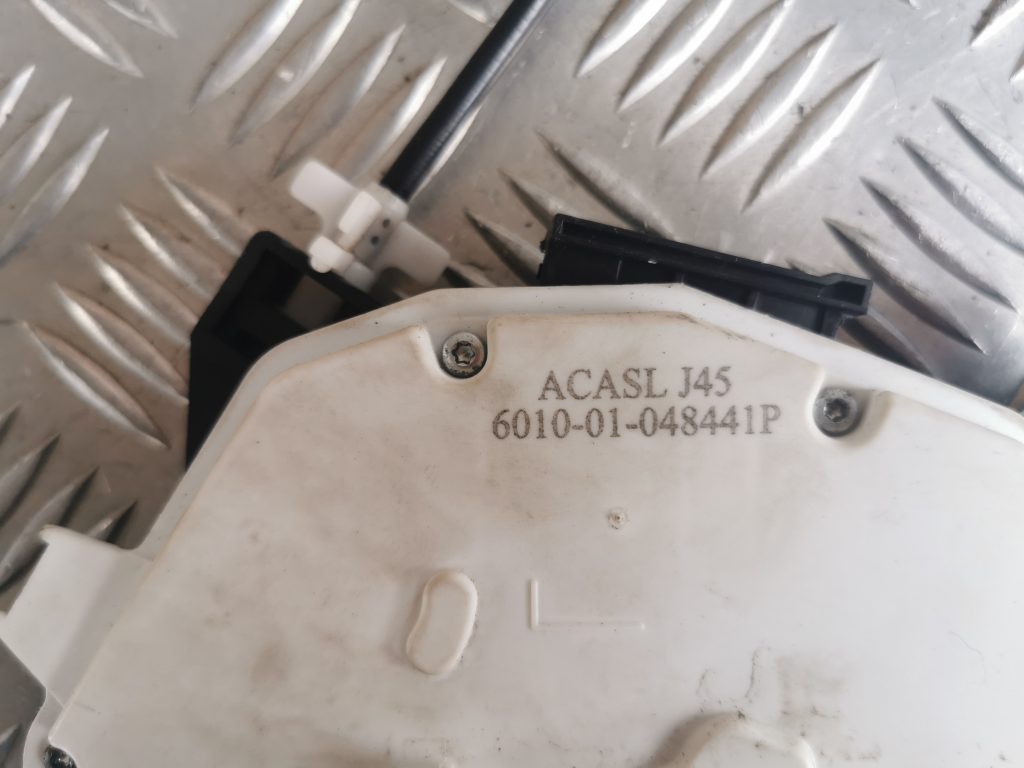 Aizmugurējo kreiso durvju slēdzene priekš VW PASSAT CC 2009 6 Aizmugurējo kreiso durvju slēdzene priekš VW PASSAT CC 2009