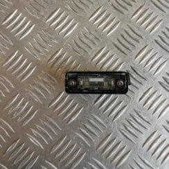 Numura zīmes apgaismojums priekš VW PASSAT CC 2009