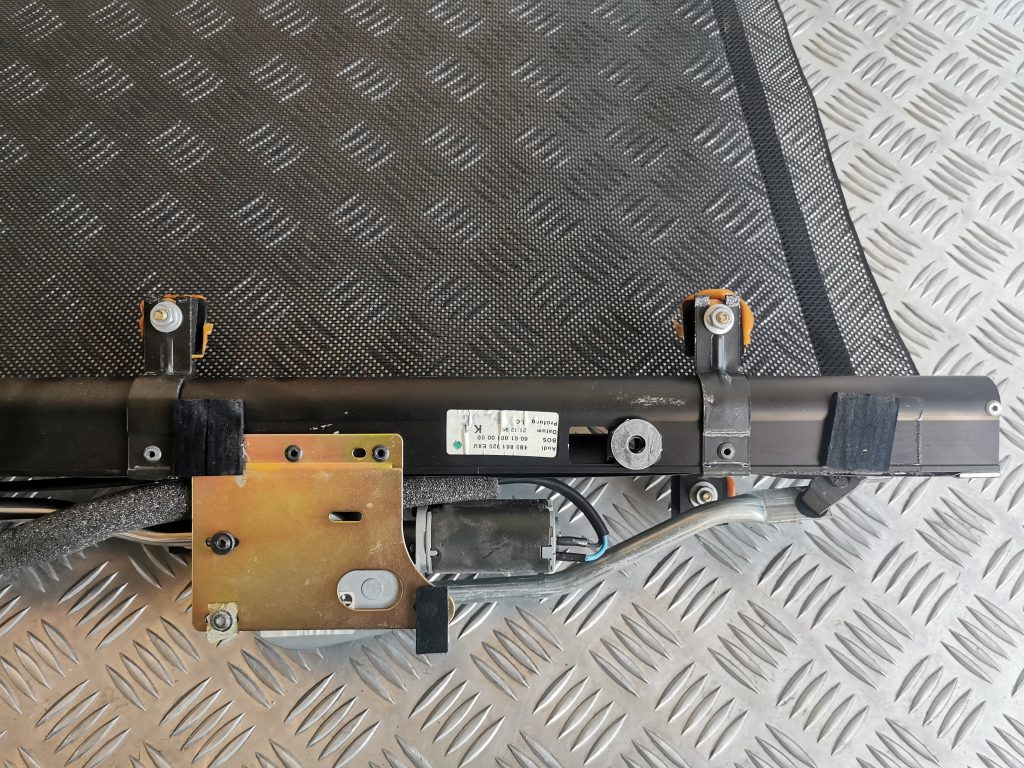 Durvju logu saules aizsargs priekš AUDI A6 1998 4 Durvju logu saules aizsargs priekš AUDI A6 1998