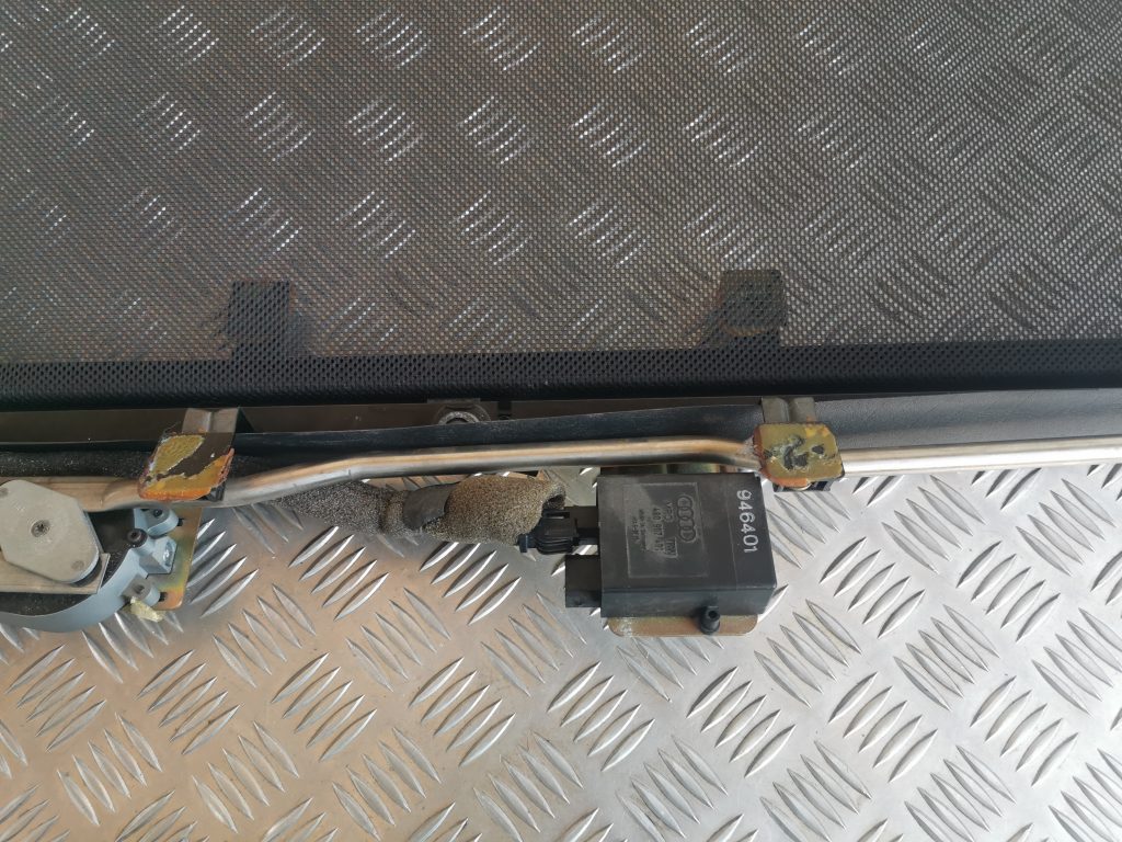 Durvju logu saules aizsargs priekš AUDI A6 1998 7 Durvju logu saules aizsargs priekš AUDI A6 1998