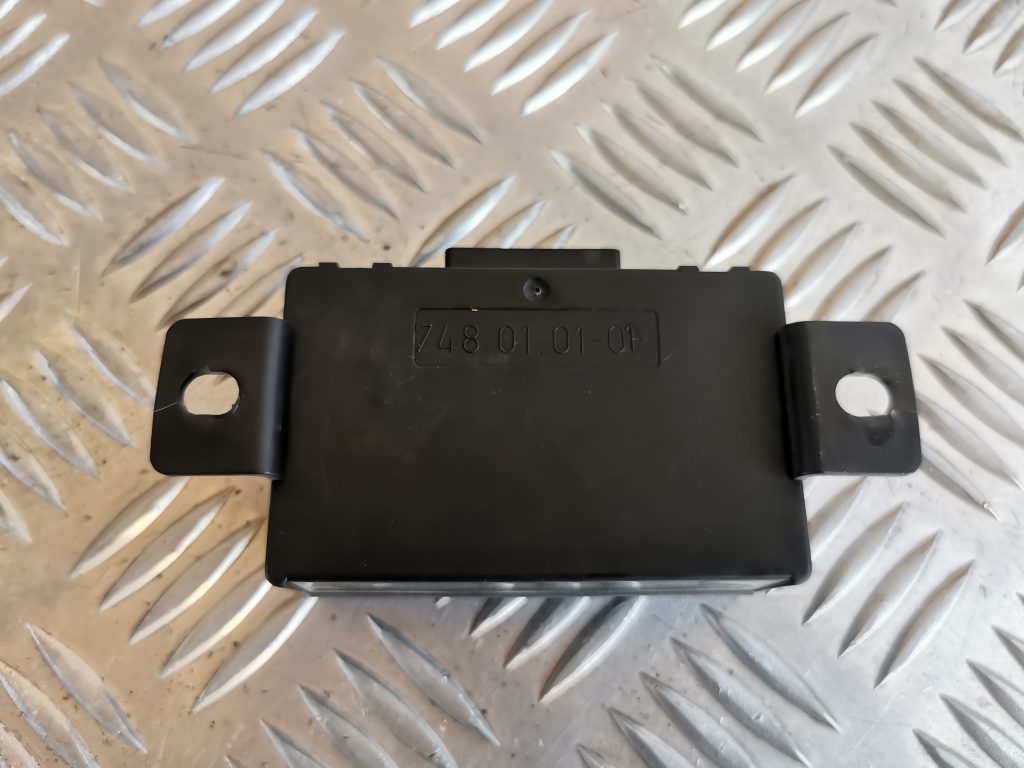 Signalizācijas vadības bloks priekš AUDI A6 1998 2 Signalizācijas vadības bloks priekš AUDI A6 1998