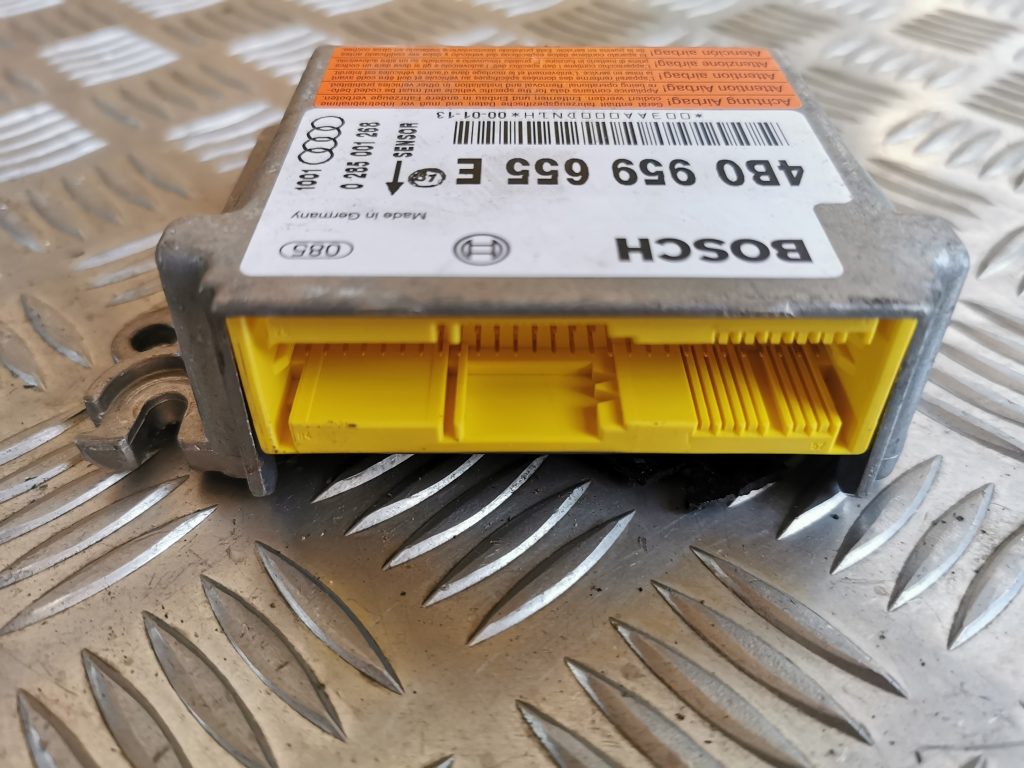 Drošības spilvena vadības bloks priekš AUDI A6 1998