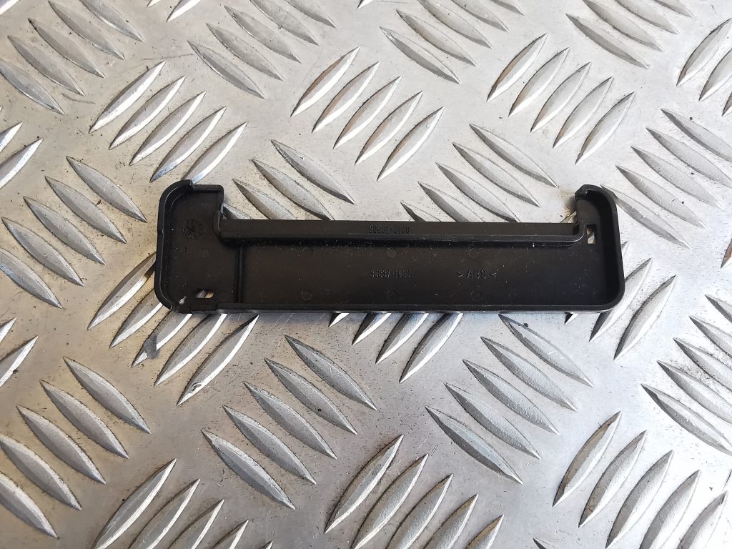 Salona plastmasa priekš AUDI A6 1998 2 Salona plastmasa priekš AUDI A6 1998