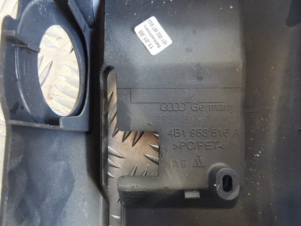 Stūres statnes putekļu aizsargs (salonā) priekš AUDI A6 1998 4 Stūres statnes putekļu aizsargs (salonā) priekš AUDI A6 1998