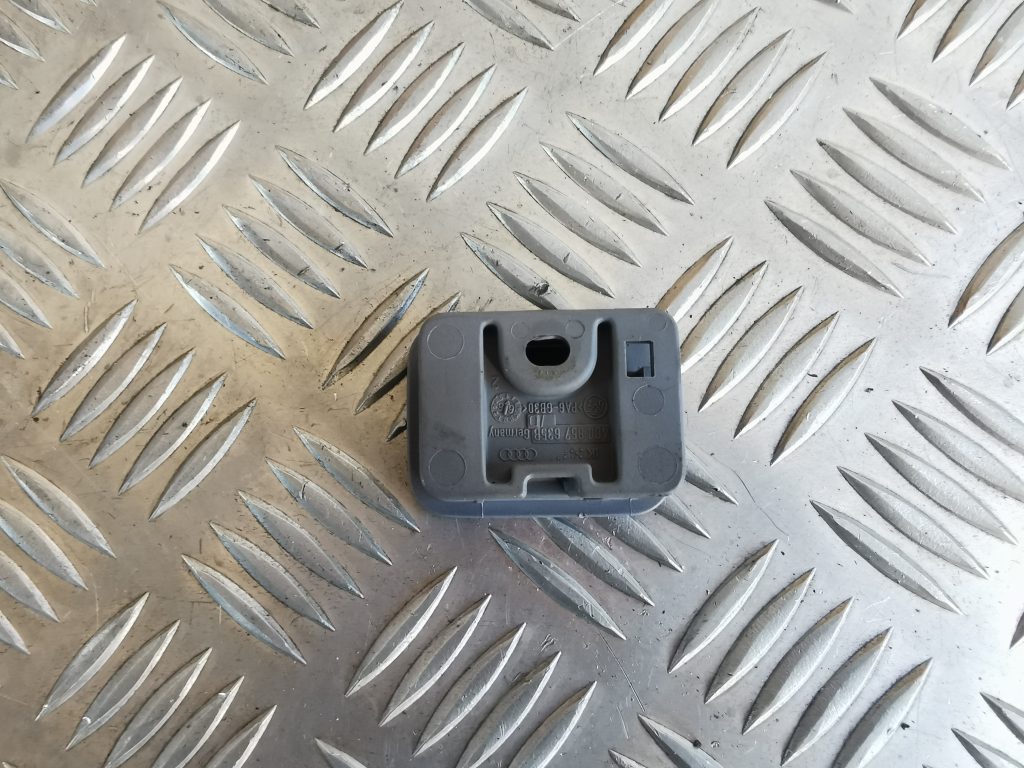 Salona āķis griestos priekš AUDI A6 1998 2 Salona āķis griestos priekš AUDI A6 1998