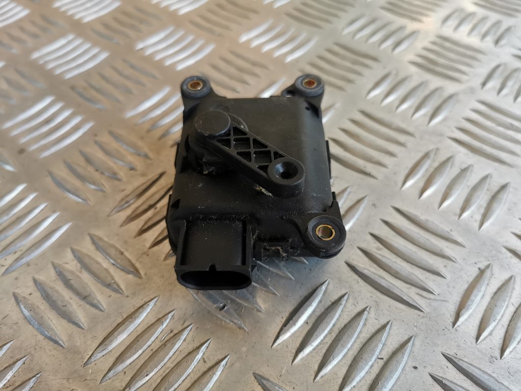 Apsildes sistēmas aktuators priekš AUDI A6 1998