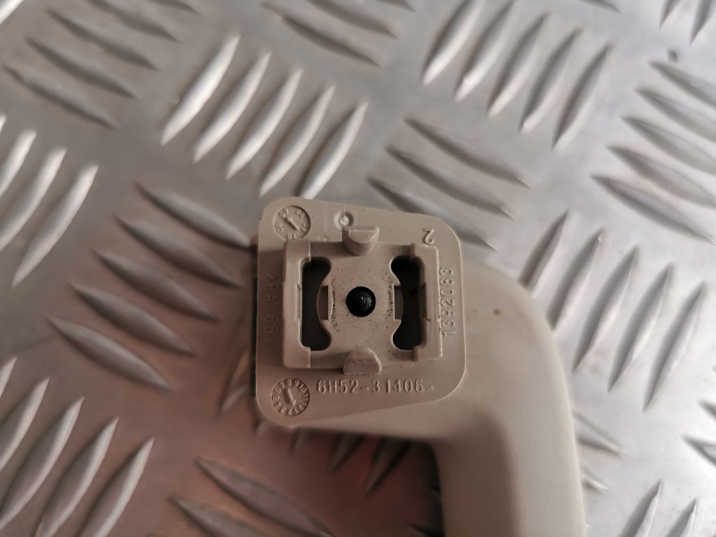 Salona rokturis griestos priekš LAND ROVER FREELANDER 2007