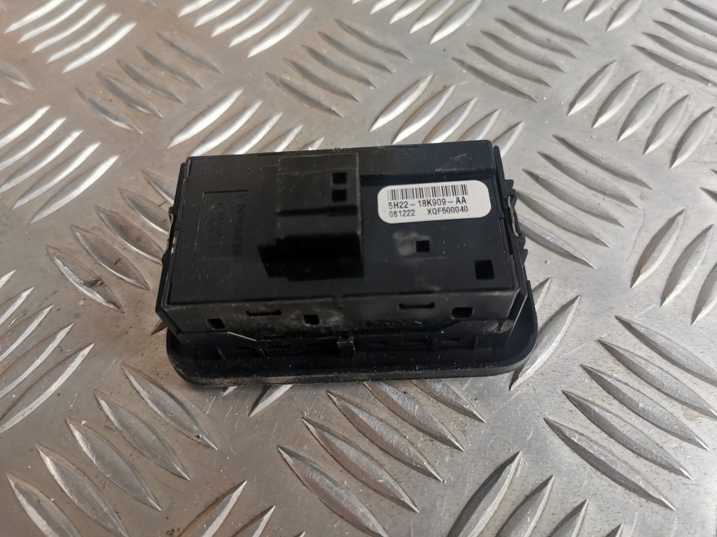 Automašīnas radio pārslēgšanas pogas priekš LAND ROVER FREELANDER 2007 4 Automašīnas radio pārslēgšanas pogas priekš LAND ROVER FREELANDER 2007