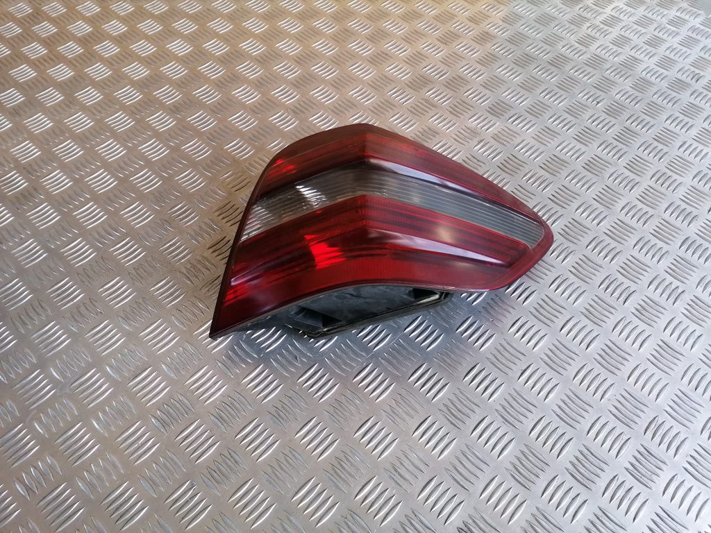 Aizmugurējais labais lukturis priekš MERCEDES BENZ ML320 2005 BLACK