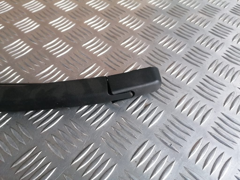 Aizmugurējā loga tīrītāja slotiņa priekš MERCEDES BENZ ML320 2005 BLACK