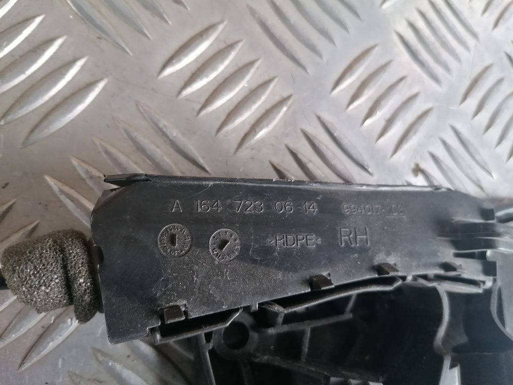 Priekšējo labo durvju slēdzene priekš MERCEDES BENZ ML320 2005 BLACK