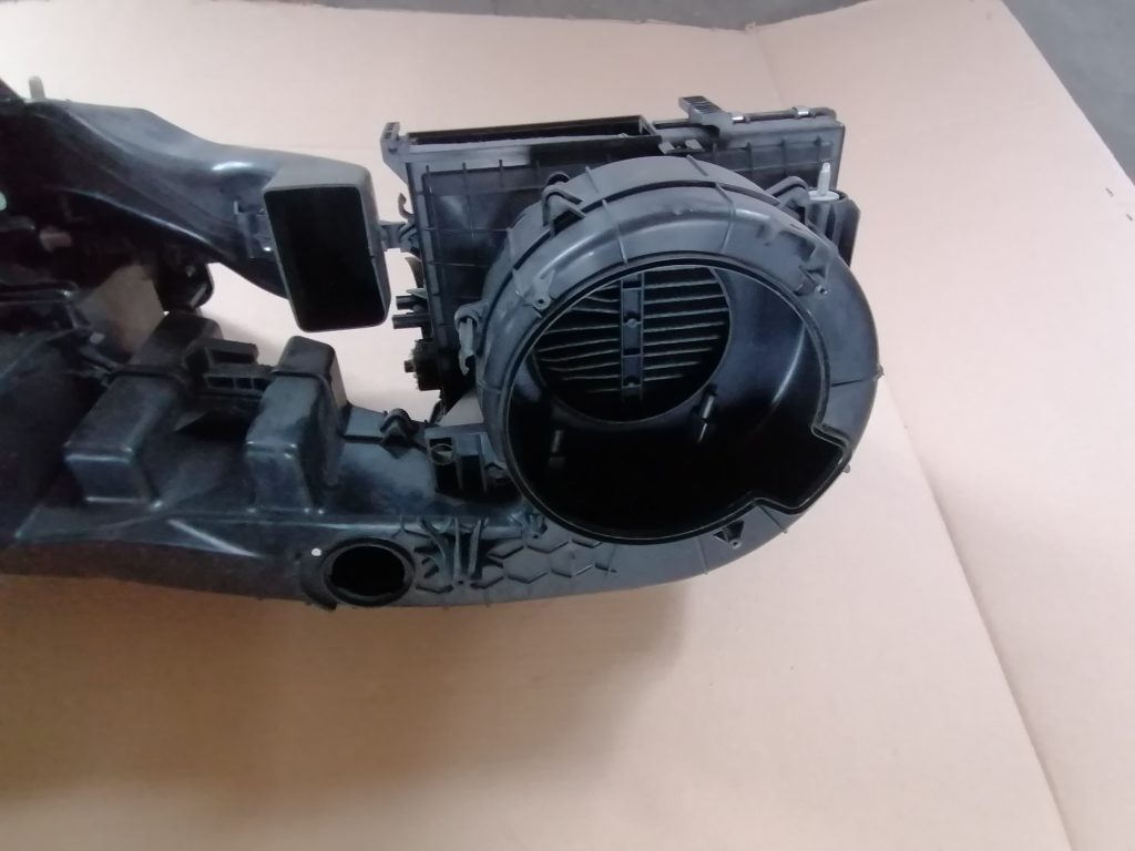 Salona sildītājs priekš MERCEDES BENZ ML320 2005 BLACK