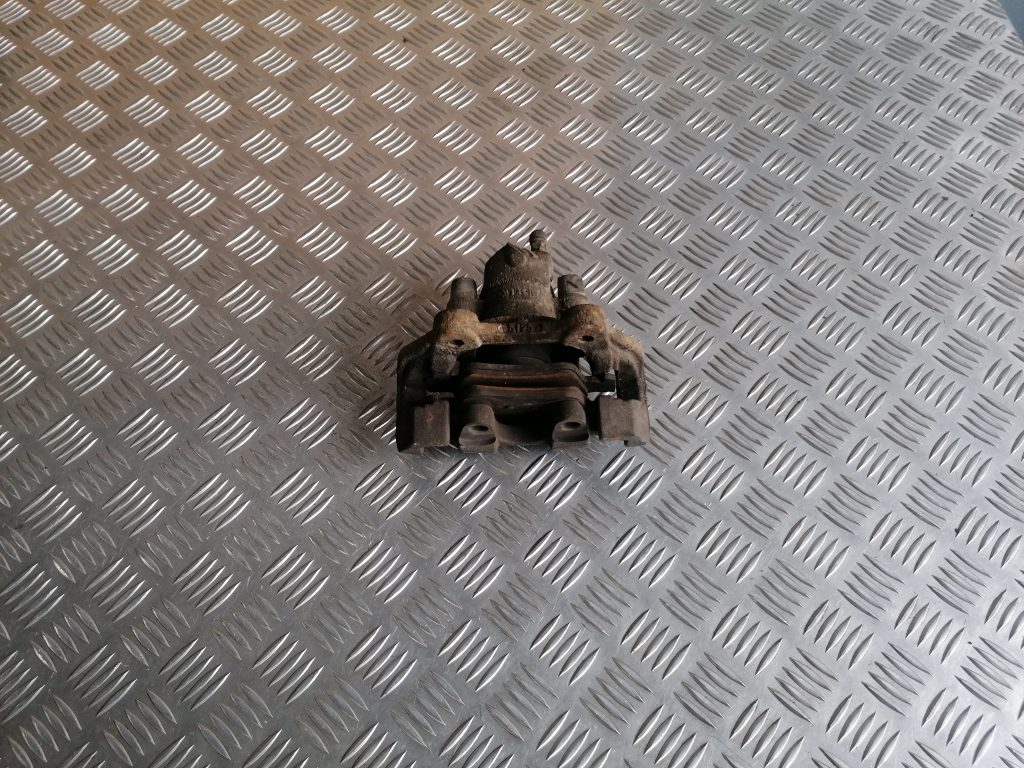 Aizmugurējais labais suports priekš MERCEDES BENZ ML320 2005 BLACK