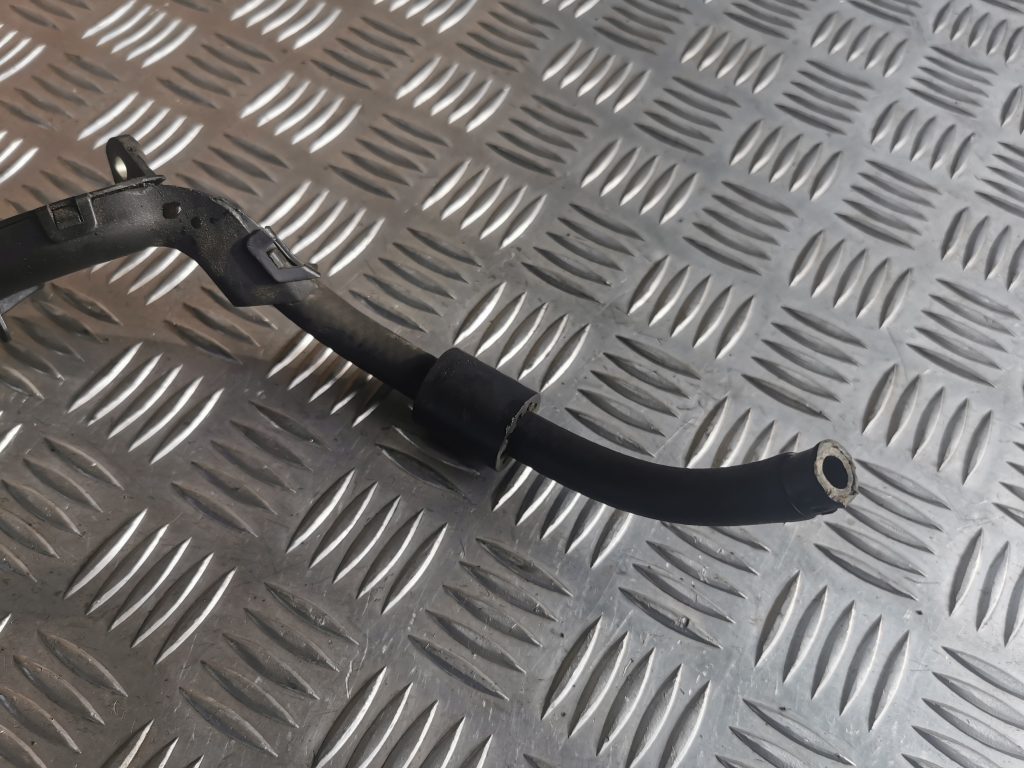 Degvielas caurule priekš MERCEDES BENZ ML320 2005 BLACK 6 Degvielas caurule priekš MERCEDES BENZ ML320 2005 BLACK