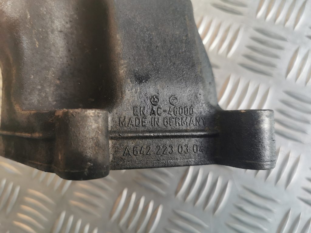 Dzinēja kronšteins priekš MERCEDES BENZ ML320 2005 BLACK 3 Dzinēja kronšteins priekš MERCEDES BENZ ML320 2005 BLACK