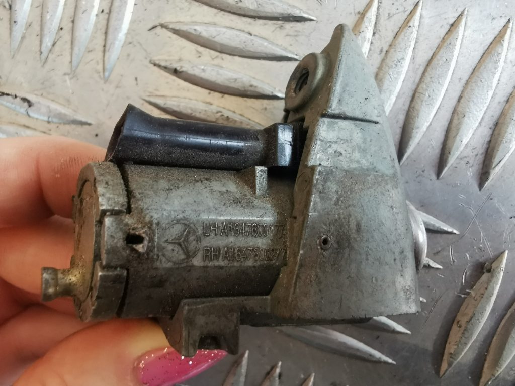 Priekšējo kreiso durvju slēdzene priekš MERCEDES BENZ ML320 2005 BLACK