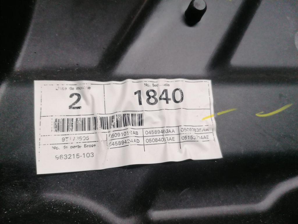 Durvju iekšēja plastmasa priekš DODGE JOURNEY 2008